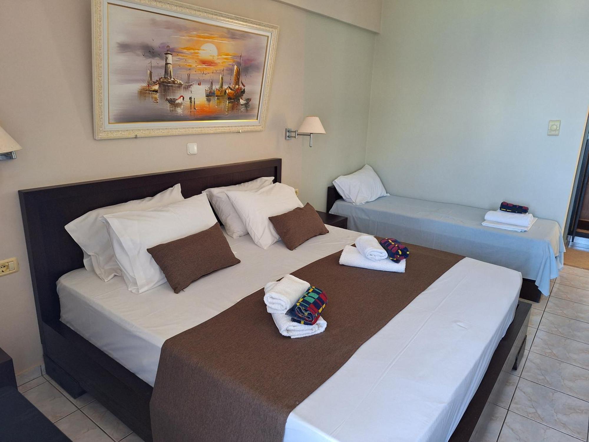 Castle Hotel Himare Buitenkant foto