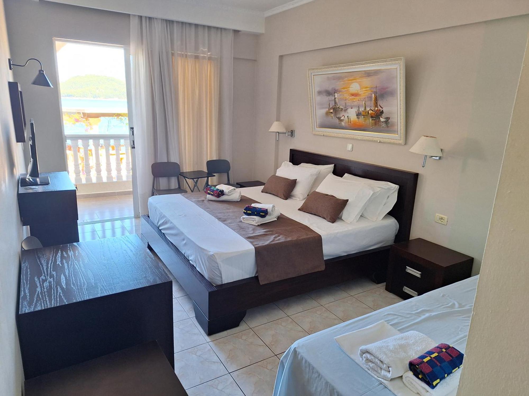 Castle Hotel Himare Buitenkant foto